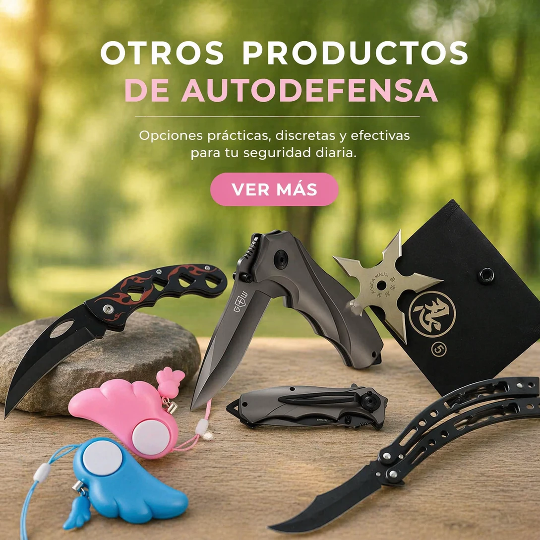 Kit de autodefensa personal con varios artículos sobre una mesa